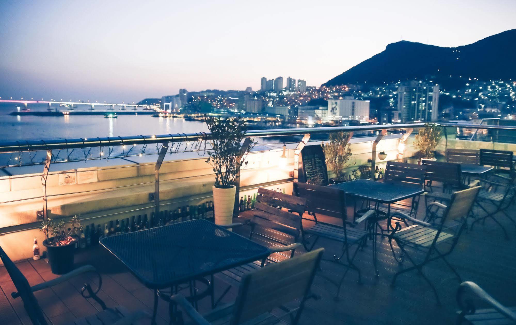 Terra Guesthouse Busan Exterior photo