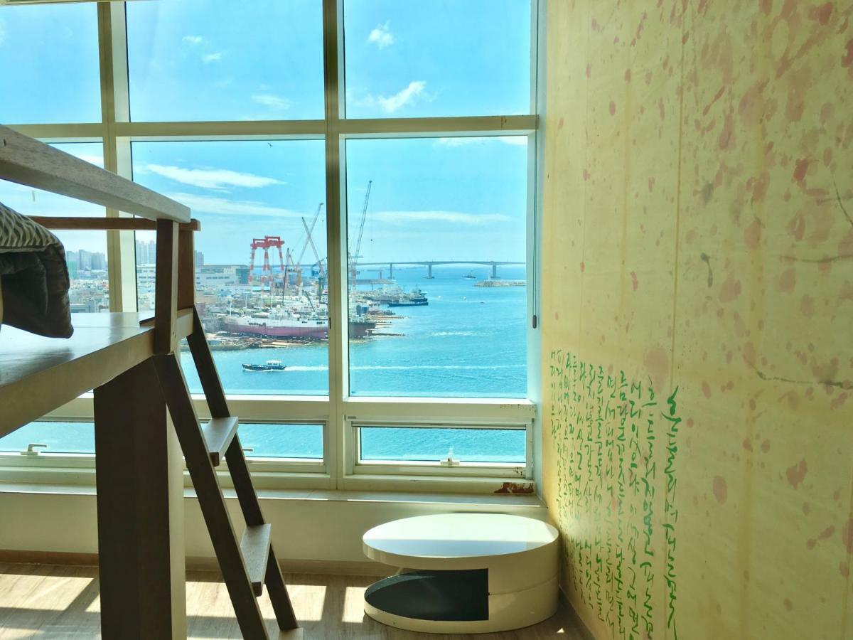 Terra Guesthouse Busan Exterior photo
